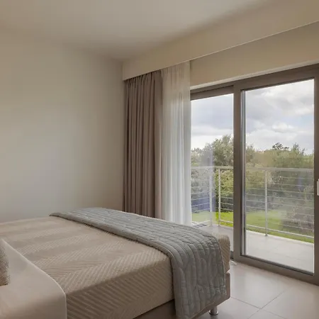 Marina Residences Lassi 펜션 *